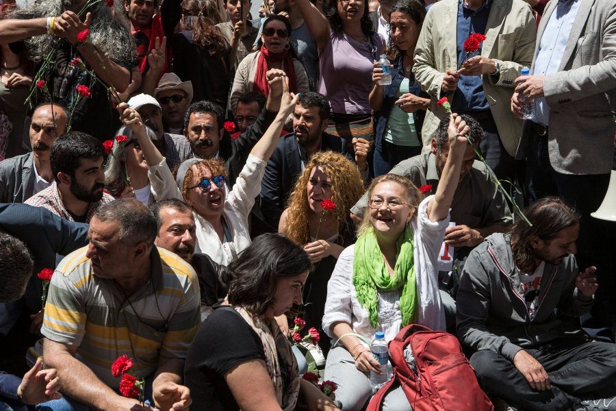DEVLET KORKMAYA GÖRSÜN: GEZİ'NİN İKİNCİ YILINDA BÜYÜK ABLUKA
