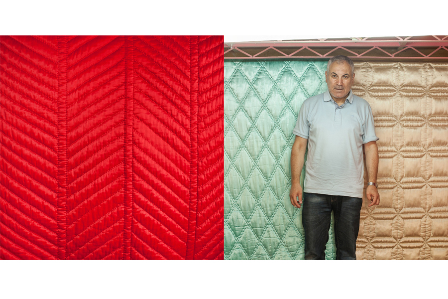 İhsan Çelik (1963, Trabzon) 20 yaşından bu yana yorgancılık yapan Çelik'in dükkanı Caddebostan'da bulunuyor.