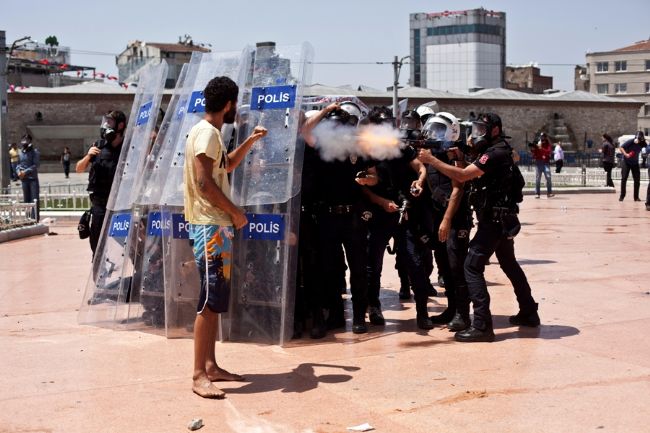 Fotoğraf: Yücel Tunca (31 Mayıs 2013-Taksim)