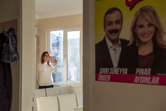 HDP Kadıköy İlçesi 2.Sıra meclis üyesi adayı Asya Elmas, Kadıköy, 21 Mart 2014. Fotoğraf: Simru Hazal Civan