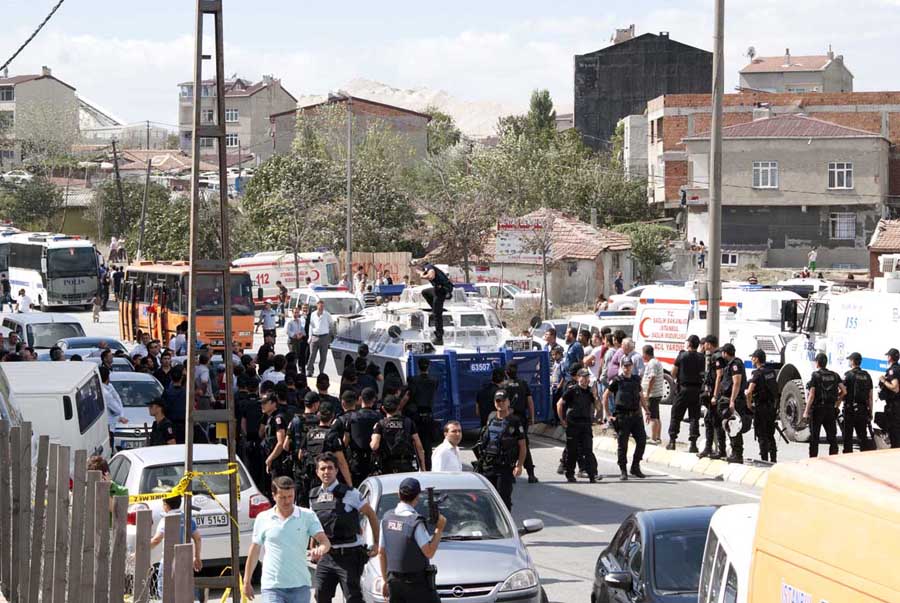 Gazi Mahallesi Polis Merkezinde Patlama