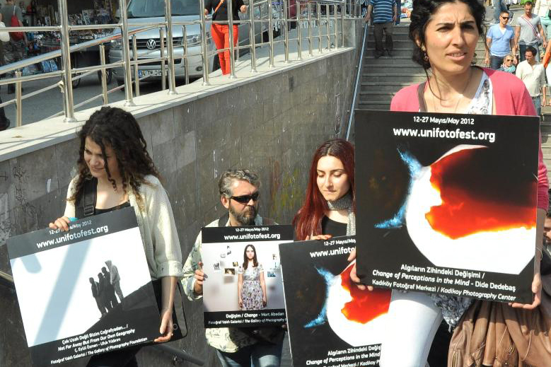 Festival Kadıköy İskele Meydanda yapılan yürüyüşle başladı. 