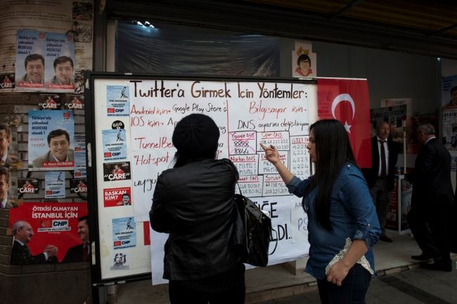 CHP seçim standı, Beşiktaş, 24 Mart 2014. Fotoğraf: Simru Hazal Civan