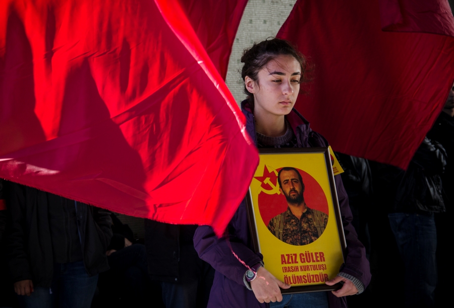 ROJAVA'DAN SONSUZLUĞA: AZİZ GÜLER'İ BİNLER UĞURLADI