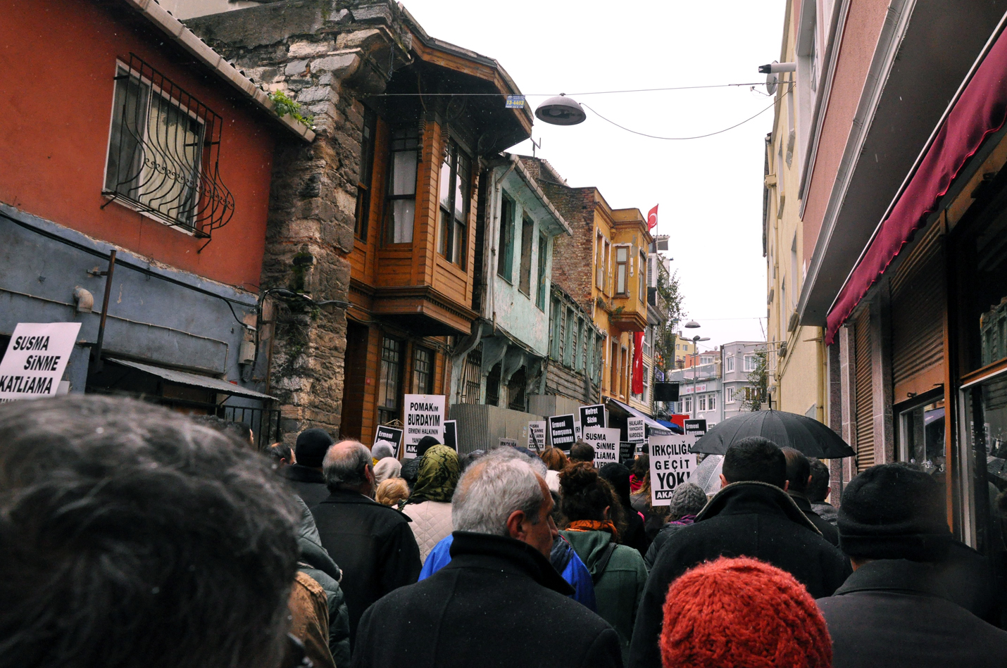 Samatya'da basın açıklamasını okuyan Ahmet Saymadi, saldırının 