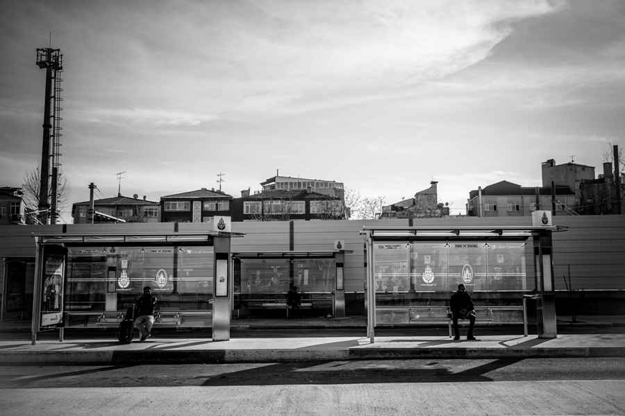 Pendik İstasyonu yanındaki otobüs durakları. F: Güven Gebeci