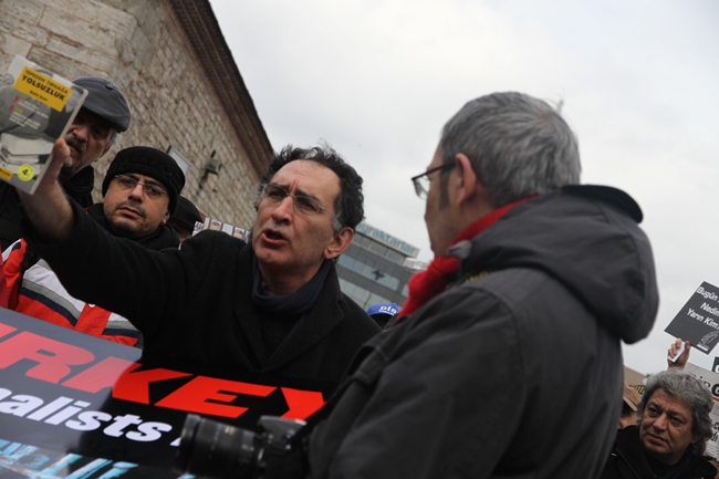 Gazeteciler Ahmet için, Nedim için, özgür basın için yürüdü.