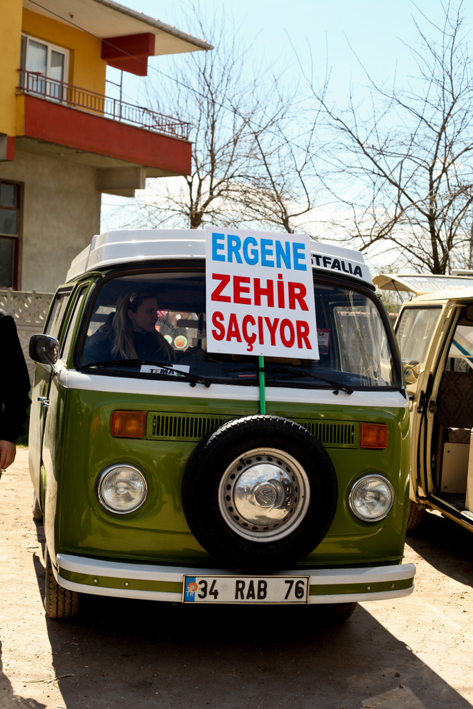 Trakya'nın dümdüz uzanan Ergene havzasında, bir nehir boyunca sıralanmış köyleri bir süredir ayakta. Çünkü yaşam bulup çevresinde köyler kurdukları nehirleri Ergene, artık yaşam değil ölüm saçıyor.

