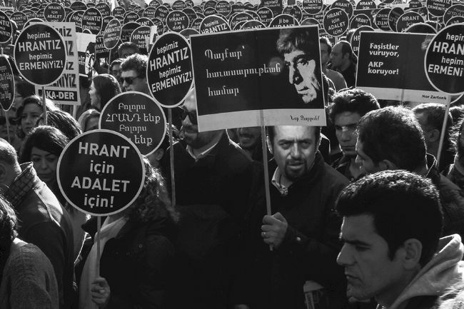 Onbinler Hrant İçin Yürüdü