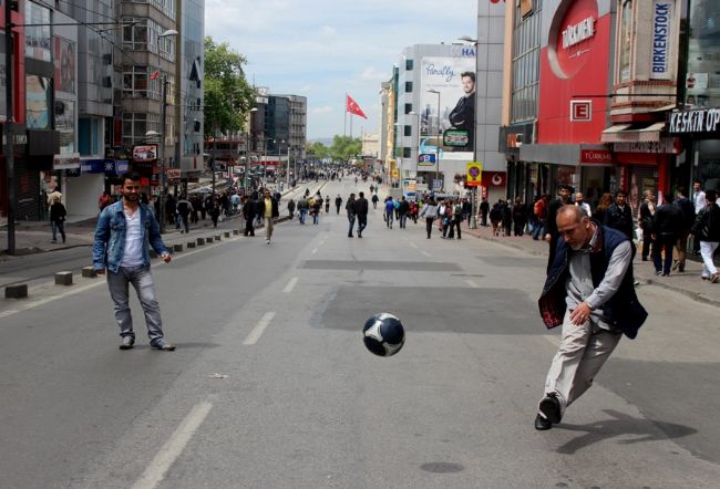 F: Seçkin Yılmaz-Kadıköy