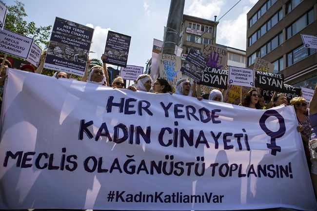 Kadın Cinayetlerine Karşı Yürüyüş