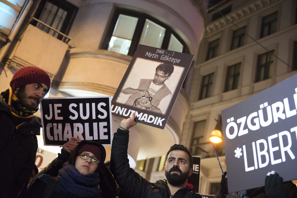 ÖZGÜRLÜKLER ADINA HEPİMİZ CHARLIE HEBDO’YUZ